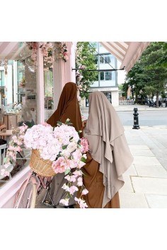 Driehoekige khimar met 2 sluiers van Umm Hafsa