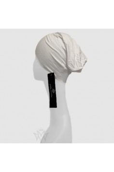 Gesloten buismuts onder hijab Maysam