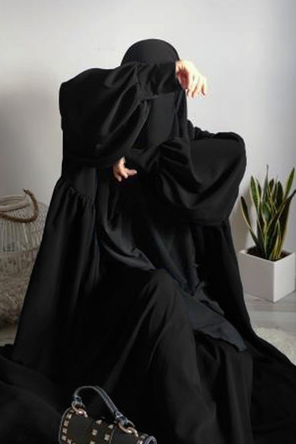 Hafsa abaya med clips från Umm Hafsa-Abaya & Robe-Safwa Boutique