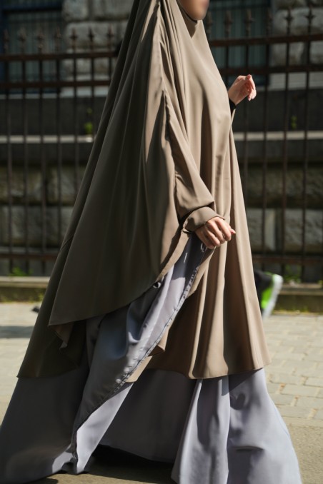 Große Abaya – Umm Hafsa-Abaya & Kleid-Safwa Boutique