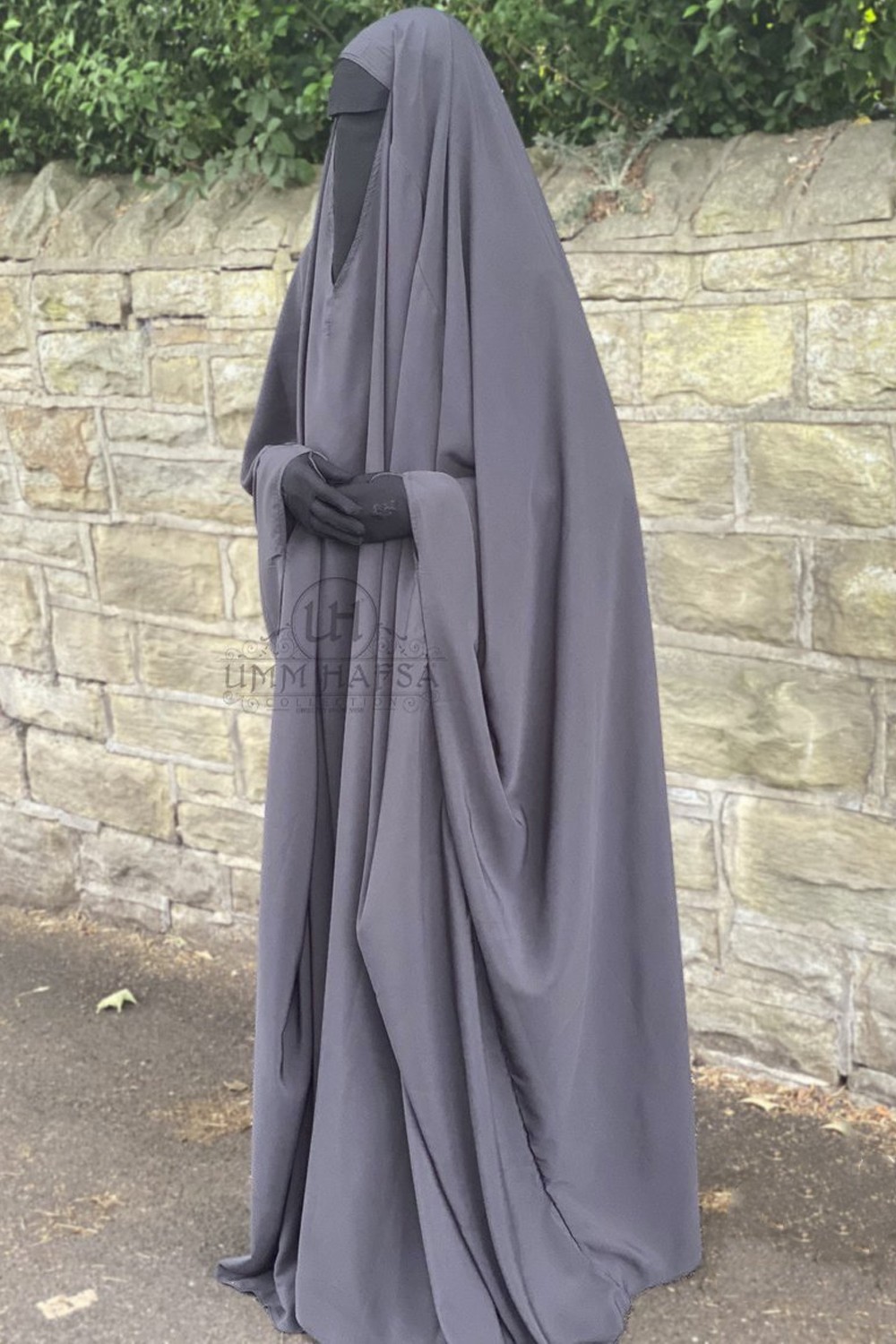 Saudisk Big Jilbab Umm Hafsa – V-ringning-jilbeb & jilbab-Safwa Boutique