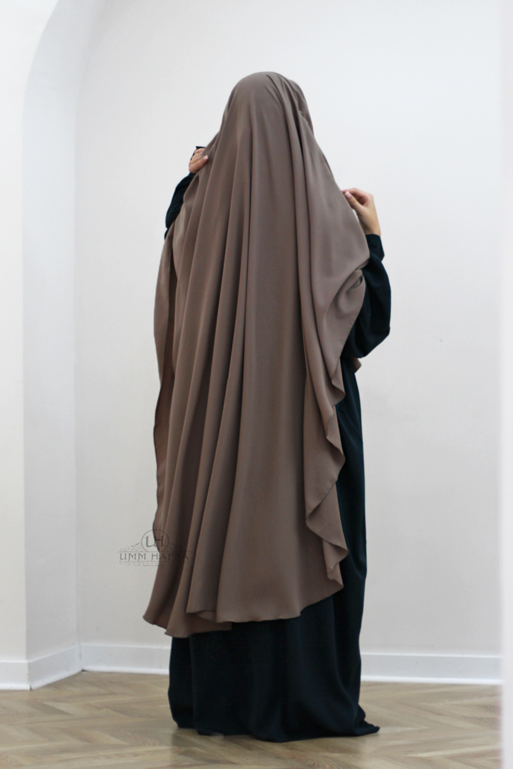 Khimar Malika-lippis Umm Hafsan toimesta-Hijab & Khimar-Safwa Boutique