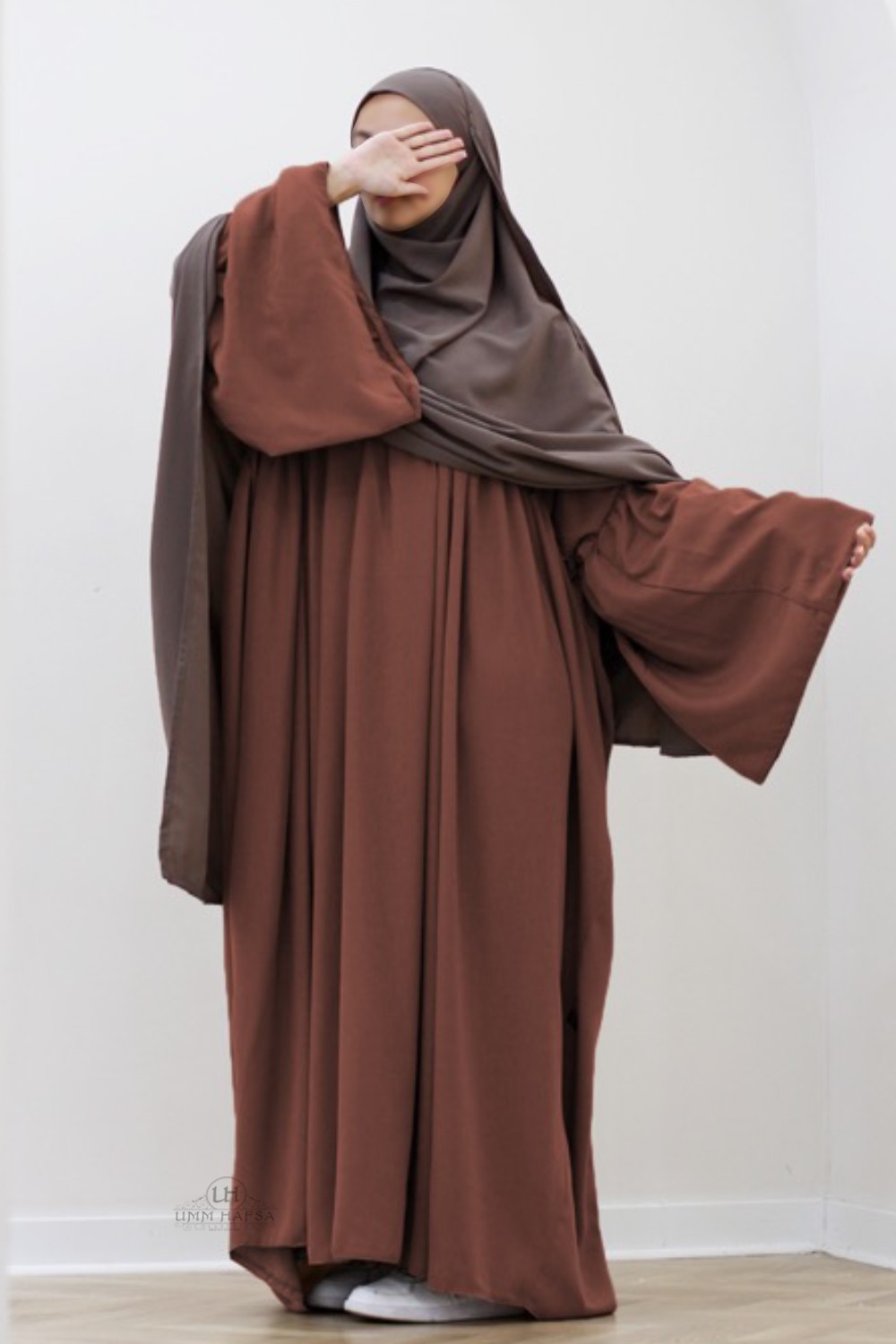 Abaya Malika por Umm Hafsa-Abaya & Robe-Safwa Boutique