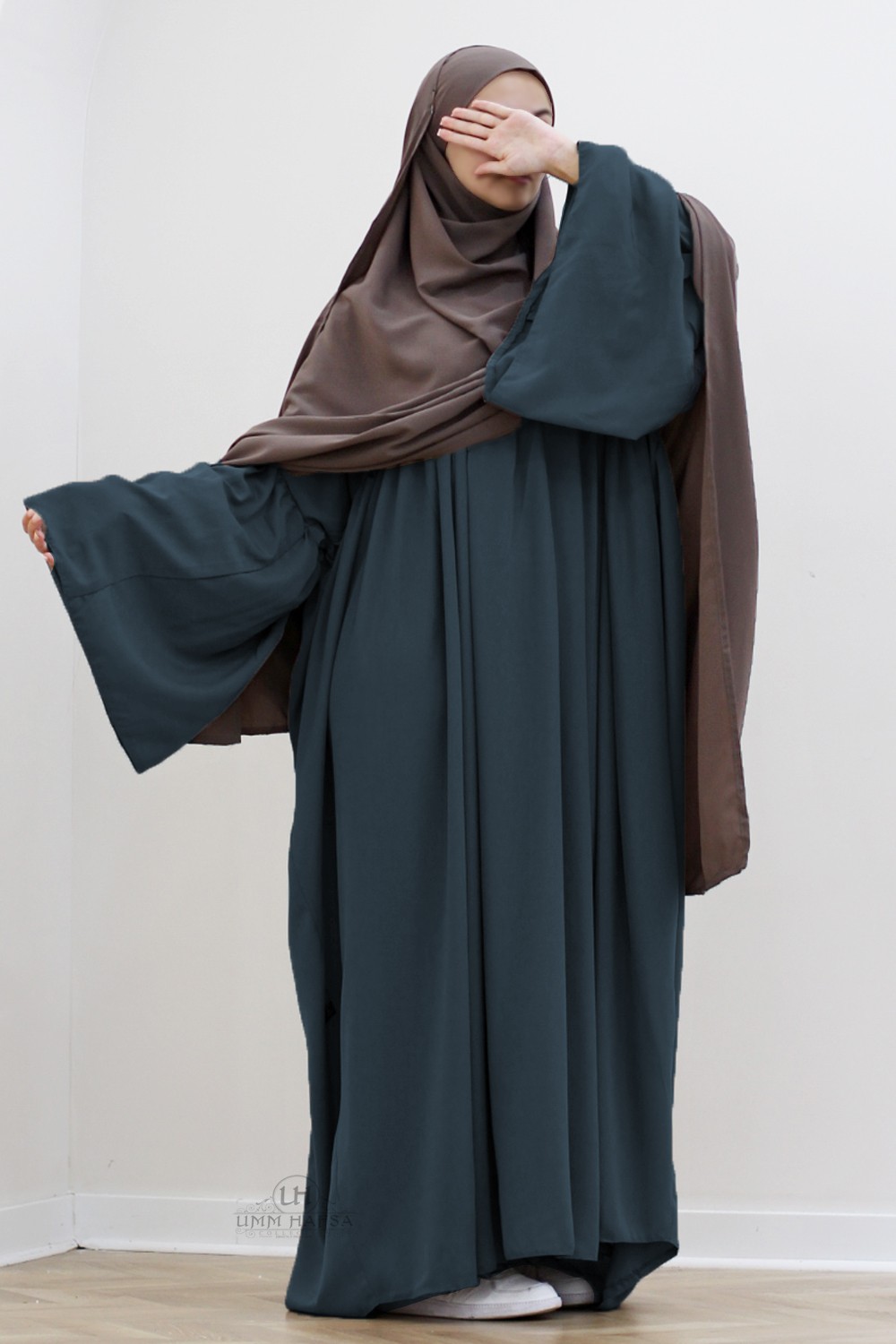 Abaya Malika por Umm Hafsa-Abaya & Robe-Safwa Boutique