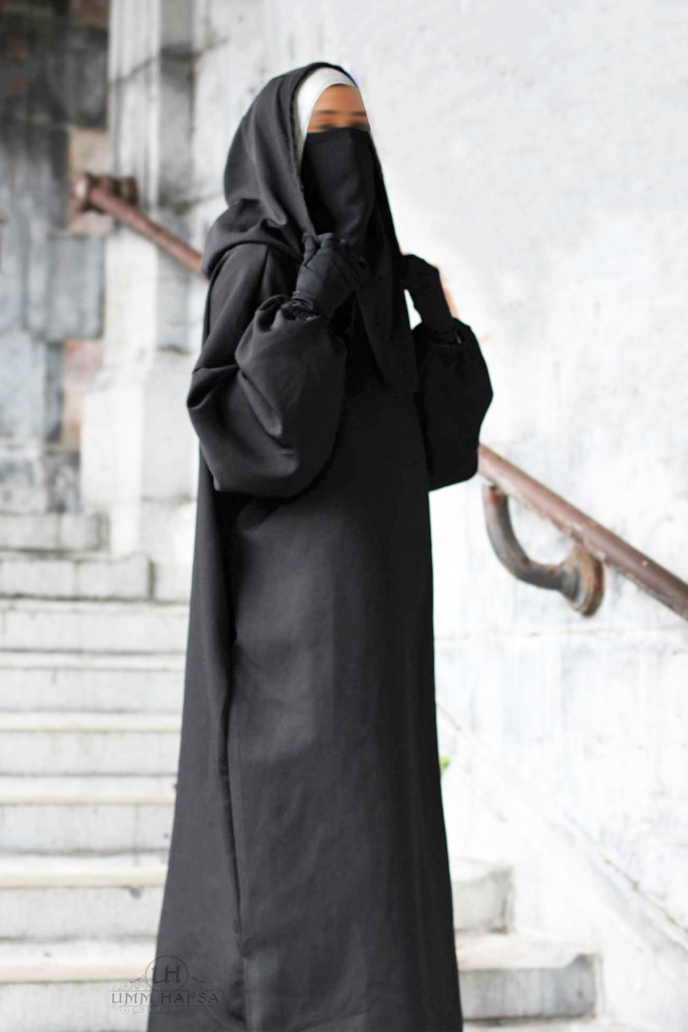 Sobre Abaya Hafsa por Umm Hafsa-Gilet & Manteaux-Safwa Boutique
