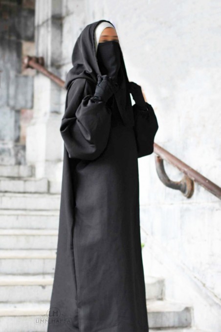 Sobre Abaya Hafsa por Umm Hafsa-Gilet & Manteaux-Safwa Boutique