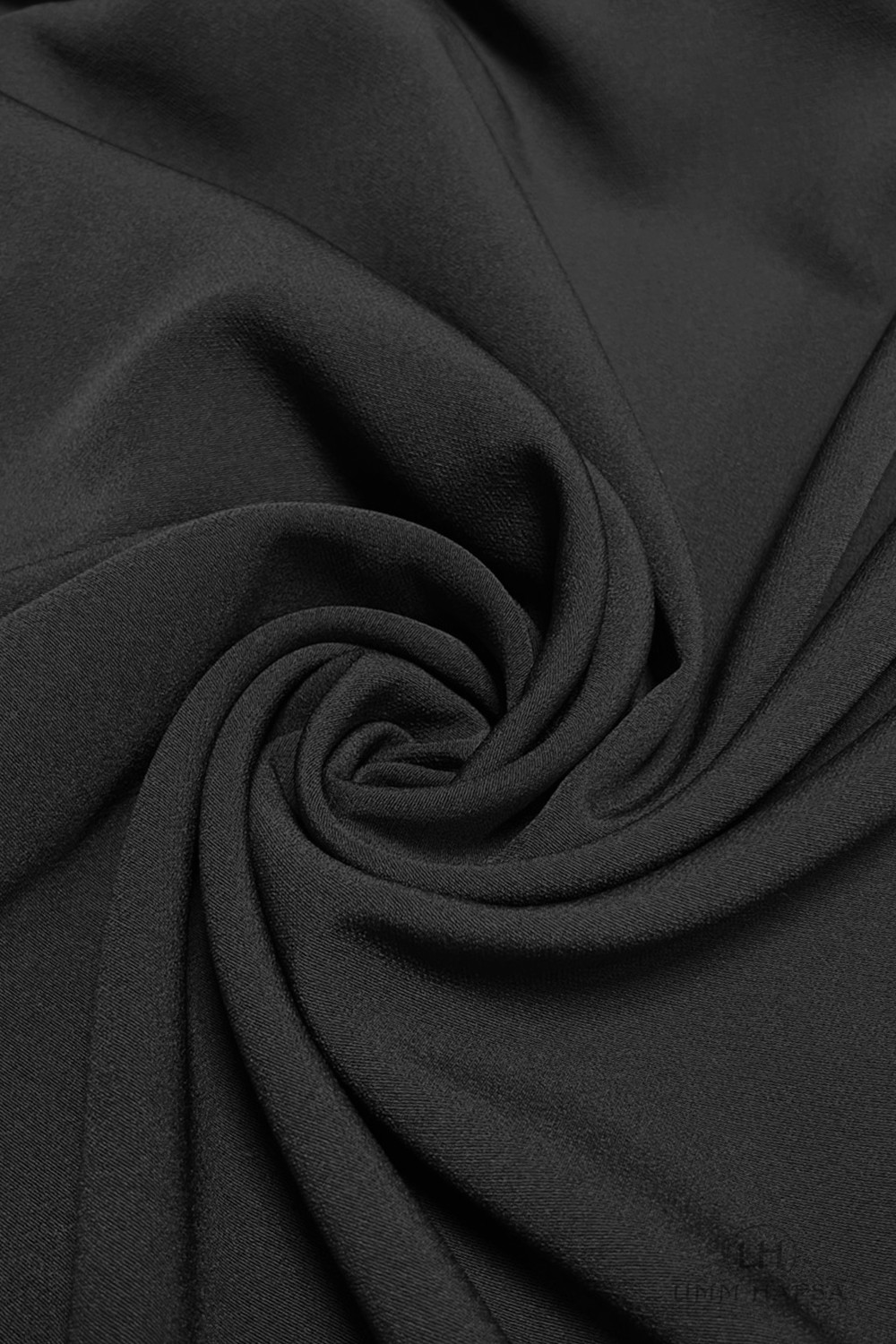 Su Abaya Hafsa di Umm Hafsa-Gilet & Manteaux-Safwa Boutique