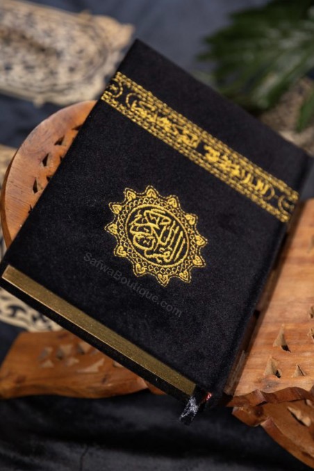 Corán Árabe Kaaba – Cubierta de Terciopelo Negro con Bordado Dorado – Mushaf Uthmani – Hafs – 14×20 cm-القرءان – Corán-Safwa Boutique