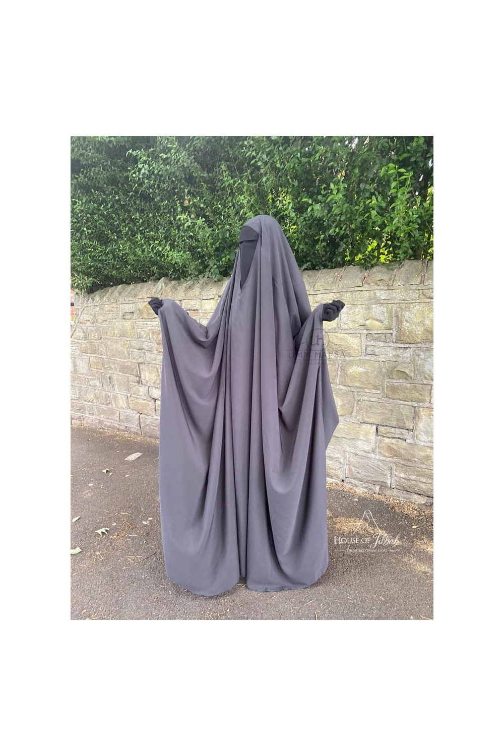 Saudisk Big Jilbab Umm Hafsa – V-ringning-jilbeb & jilbab-Safwa Boutique